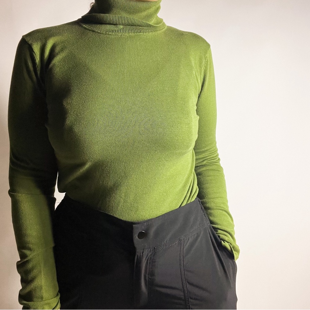 VINTAGE 90s Ann Taylor Silk Blend Green Turtleneck Sweater Small